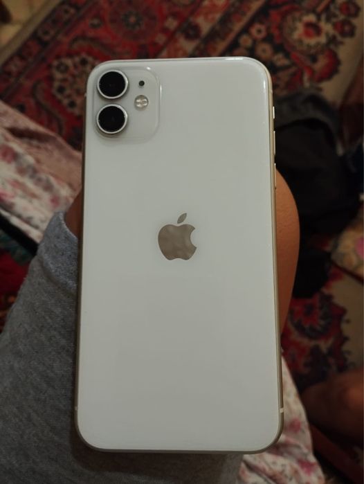 Айфон 11 с хорошем состоянии
