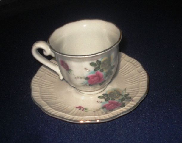 Кофейный сервиз чашки с блюдцами