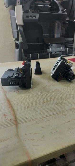 Замок двери Ларгус левый передний