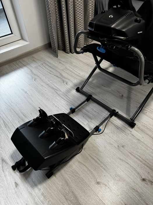 Volan logitech g923 + scaun cockpit playseat challenge x