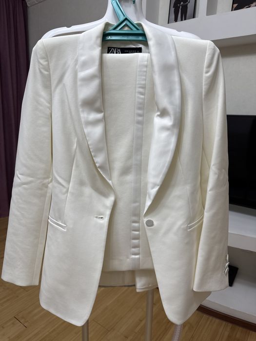 Брючный костюм Zara