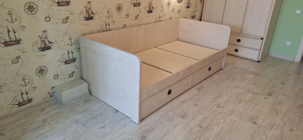 Продам односпальную кровать