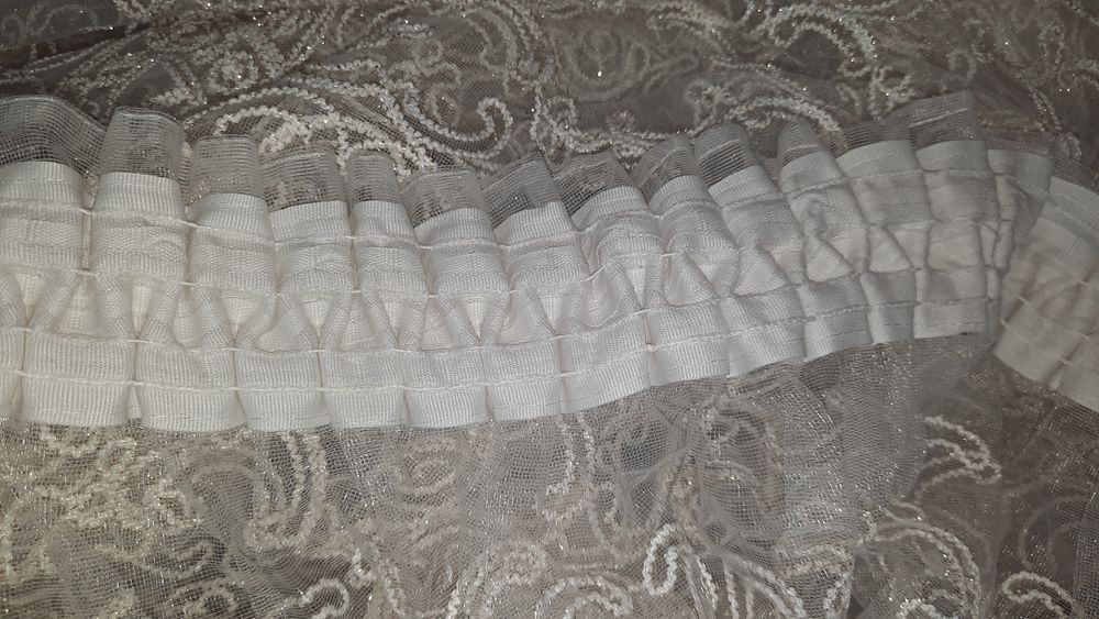 Продам тюль молочного цвета
