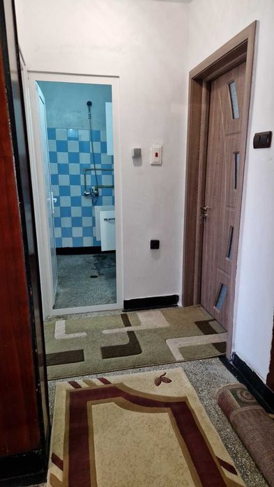 Дава се под наем Тристаен апартамент в Шумен, Тракия - 78 кв.м за 298.86 € - Снимка #17