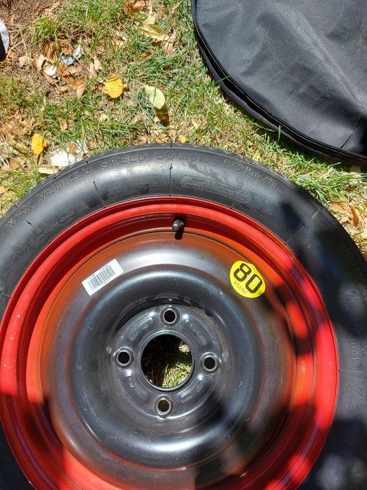 Продавам резервна гума патерица за Ford Focus 15