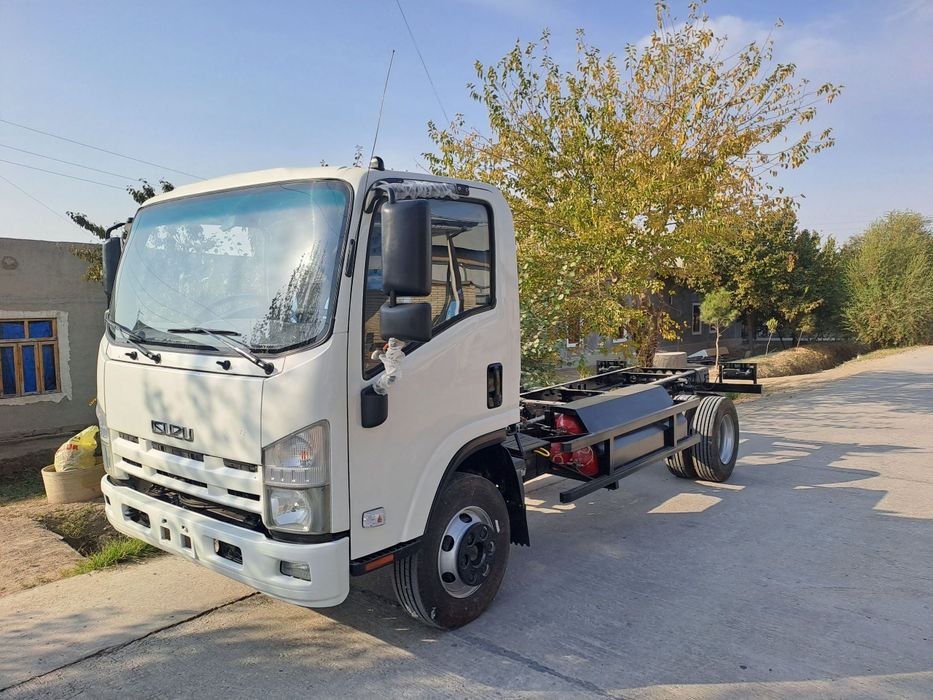 Isuzu 5t snj 2011