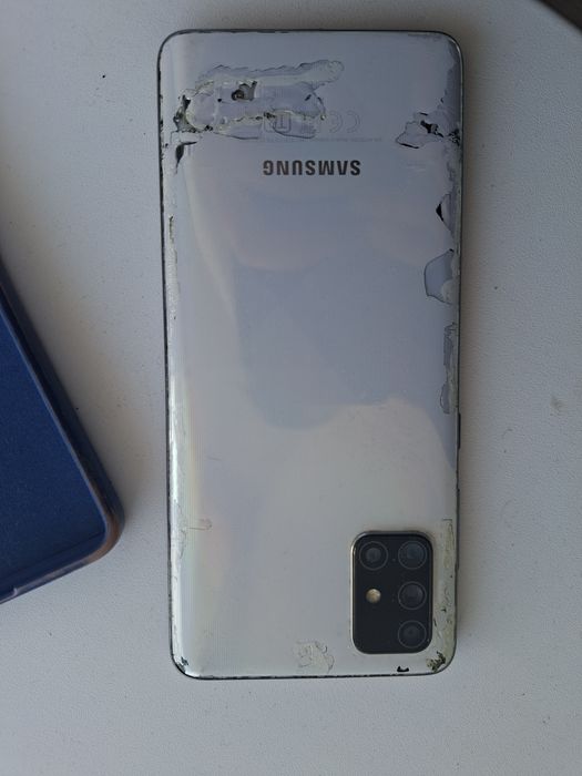 Продам телефон самсунг-А71