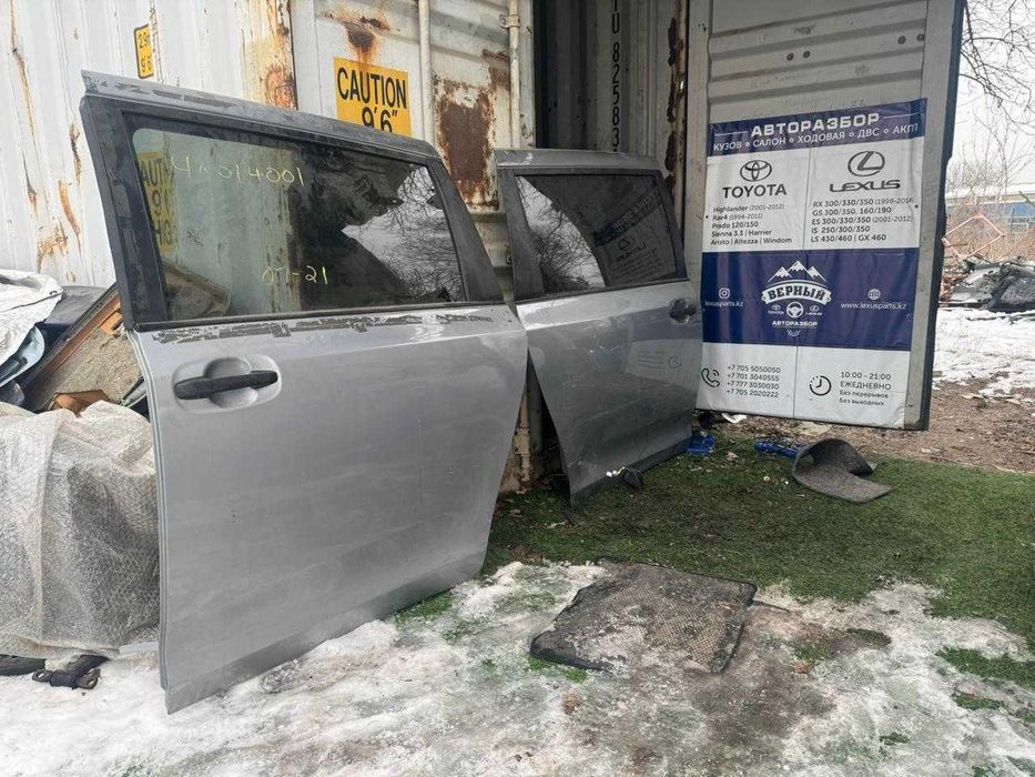 Двери Toyota Siena