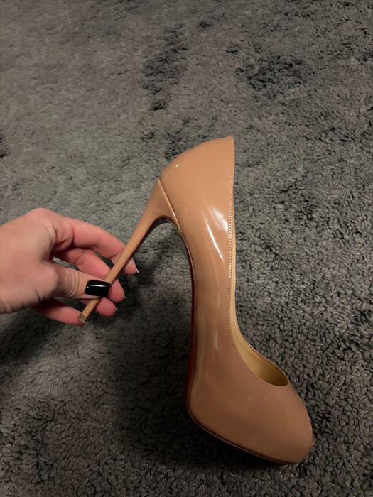 Оригинални дамски обувки Laboutin