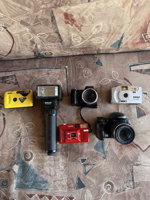 Vand aparate de fotografiat