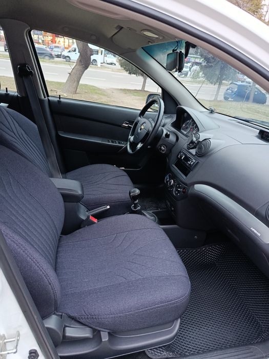 Продаю нексию 3 в отличном состоянии