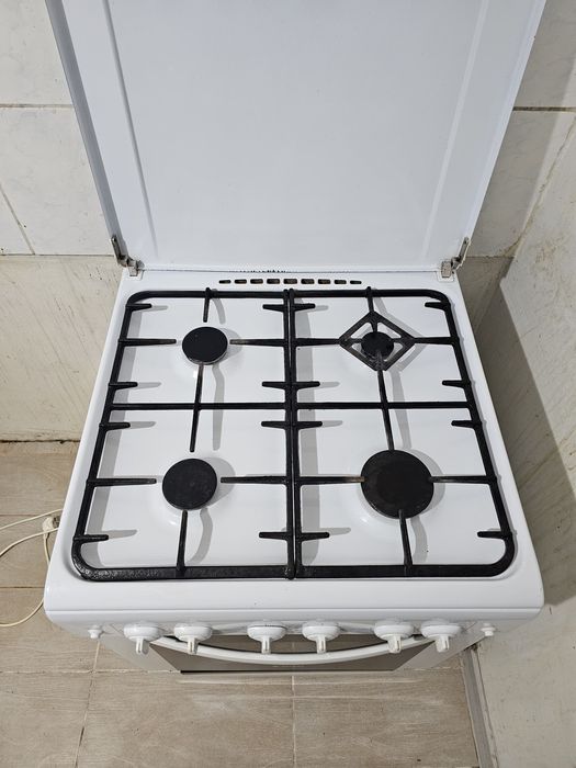 Продам газовую плиту б/у