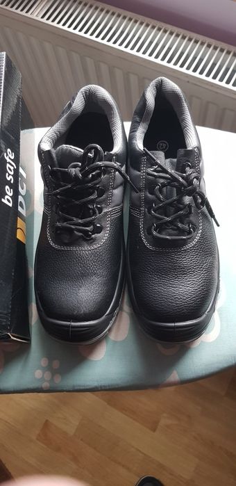 Bocanci nr43, pantofi cu protecție nr38, nr42.