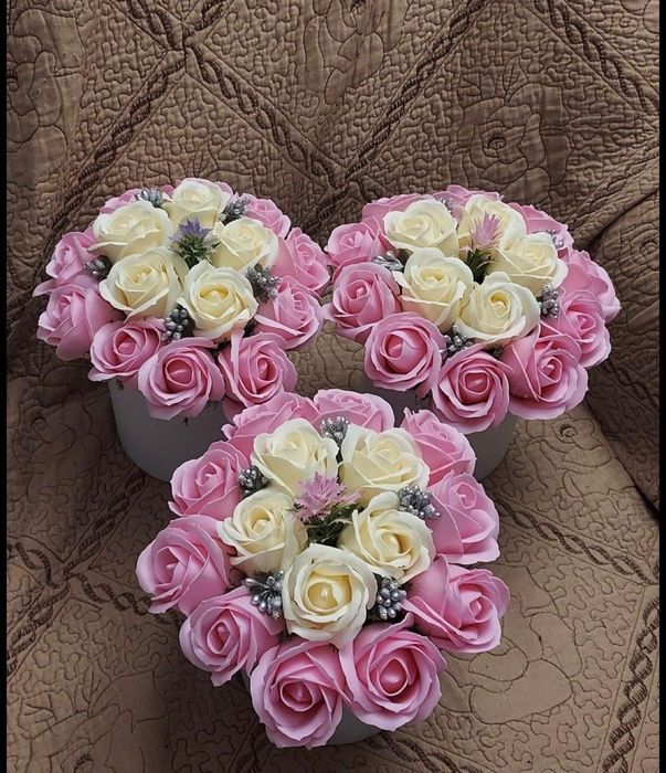 Buchete/ cutii trandafiri săpun