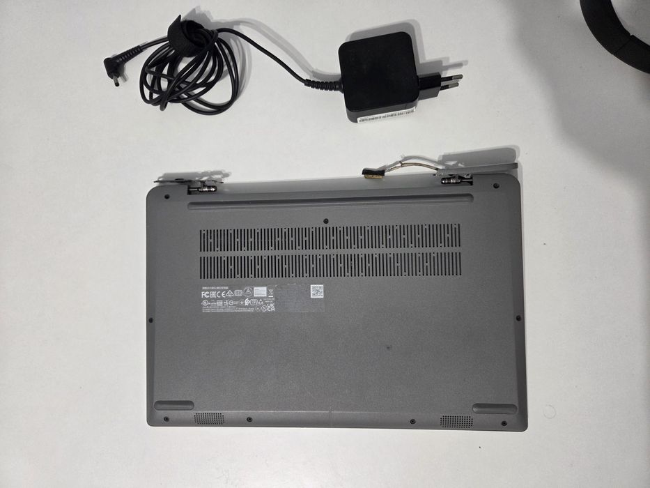 Ryzen 3 7320U 8 gb DDR5 Ssd 120