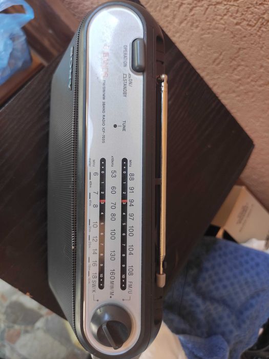 Sony model: icf-703S