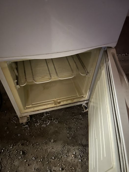 Холодильник рабочий