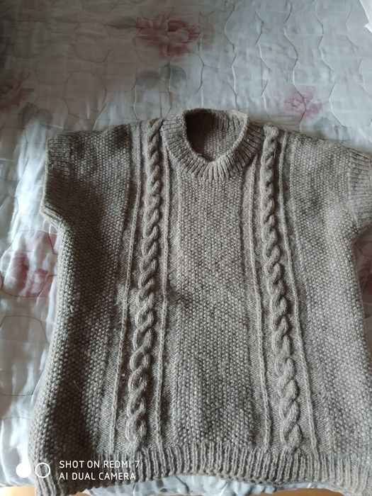 Ръчно плетени фланели и пуловери от вълна Чисто нови