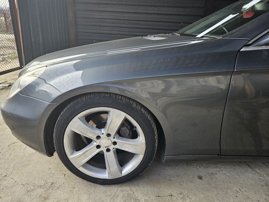 Ляв/десен калник за Mercedes Cls w219