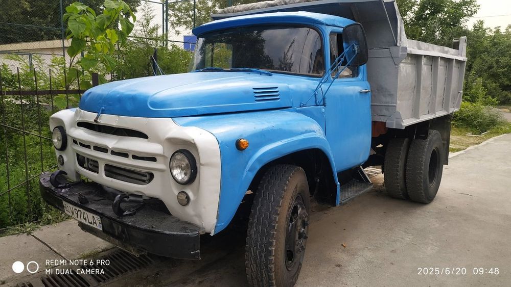 Zil samosval sotiladi