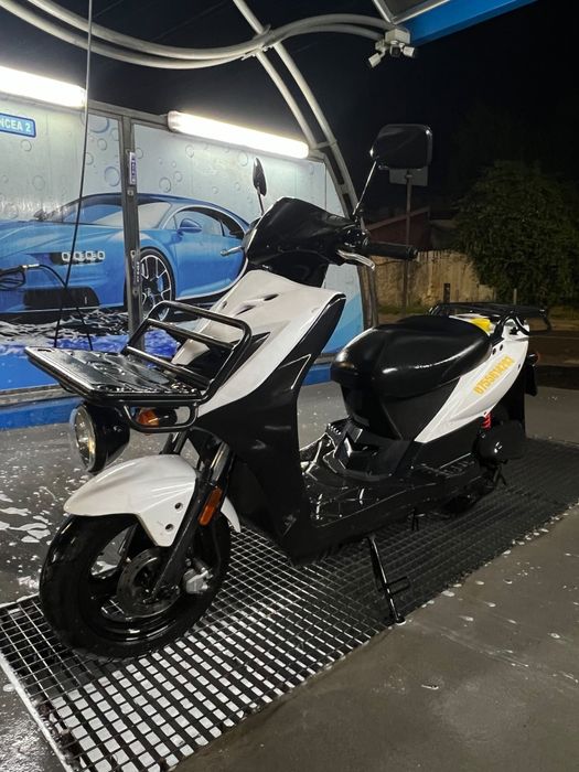 Vând Scuter Kymco Agility Carry 2018 La Ramanere – Ideal Livrări / Glovo / Tazz – Stare Foarte Bună