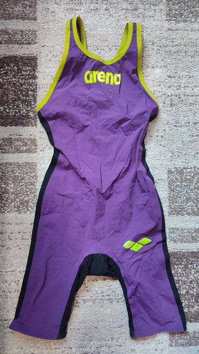Costum inot Arena