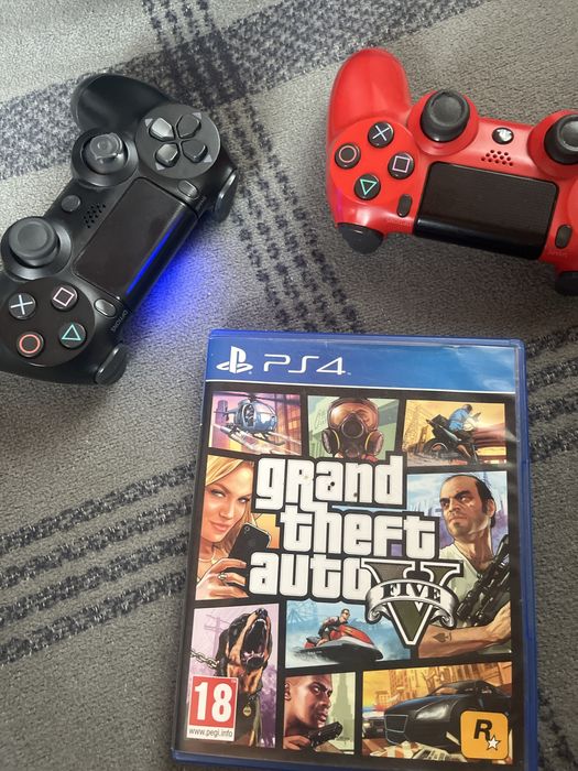 PS4 Slim 500GB + GTA 5 + 2 controllere originale