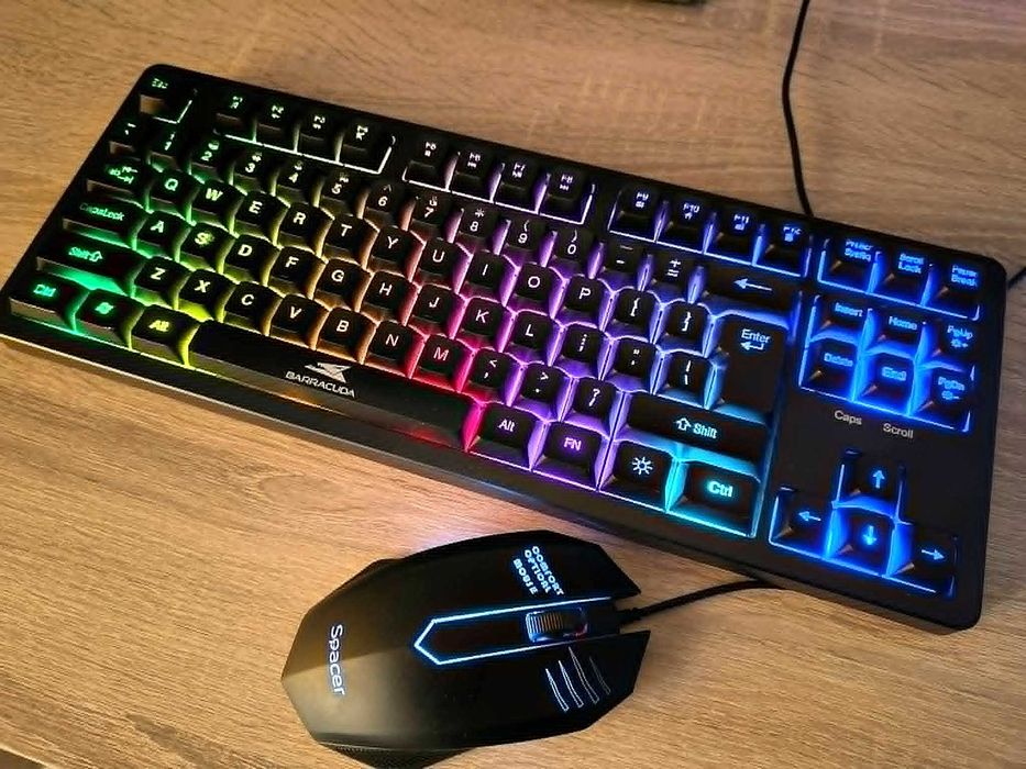 PC Gaming COMPLET cu Garantie, Ruleaza Orice Joc pe Medium/High + Bonus Monitor 19", SISTEM Audio 5.1 Surround, Tastatura si Mouse Gaming