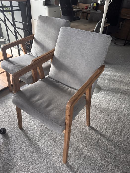 Продаю столы, стулья, стеллаж