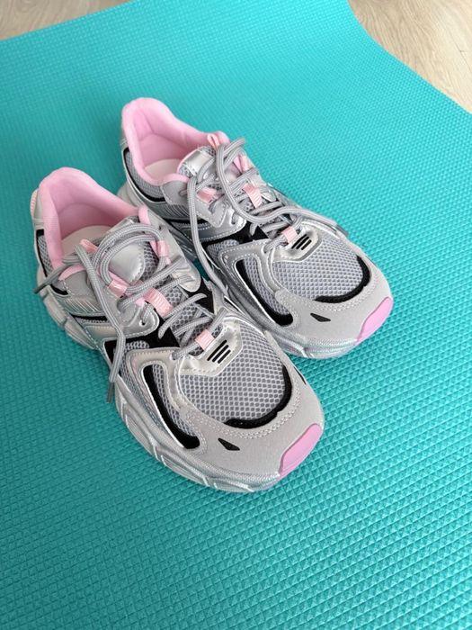 Продам кросовки