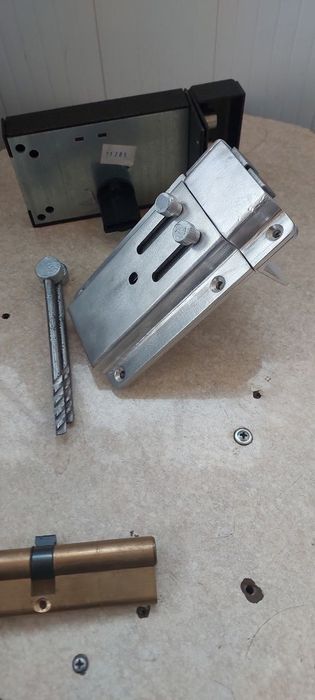 Мастер по ЗАМКОВ