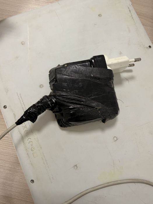 Продам старый macbook