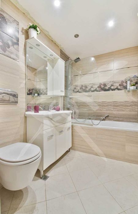 Продава се Тристаен апартамент в София, Изгрев - 90 кв.м за 3300 €/кв.м - Снимка #12