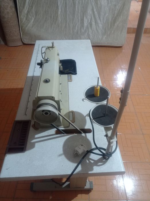 Промышленную машинку б/у