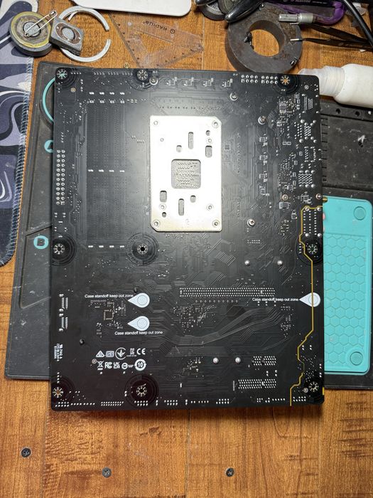 MSI PRO B650-S WIFI AM5 – 3 pini îndoiți – Pentru reparat
