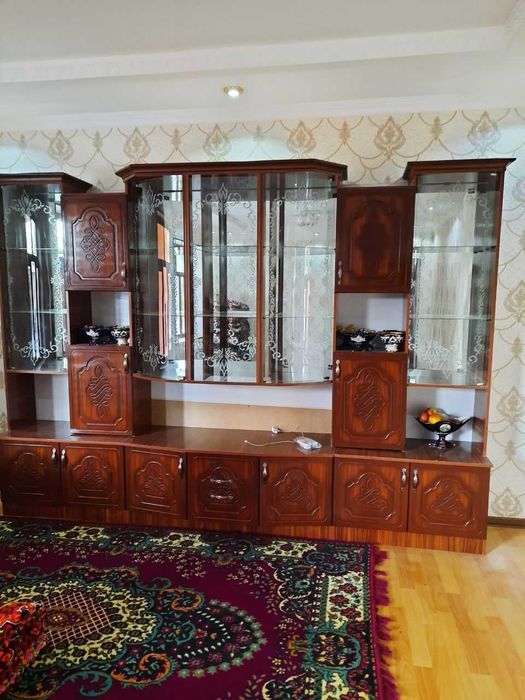 Stenka sotiladi yaxshi holatda yangidek