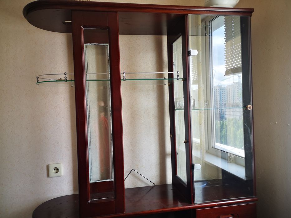 Комод  барный , стекло, красное дерево