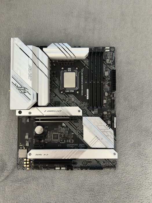 Kit b660 rog strix cu intel i9-14900k