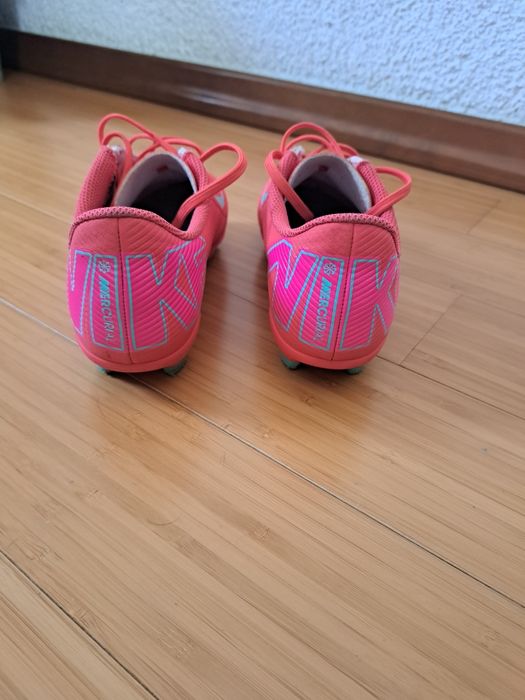 Бутонки за футбол