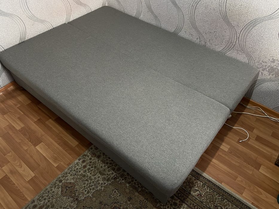 Диван серый с отсеками