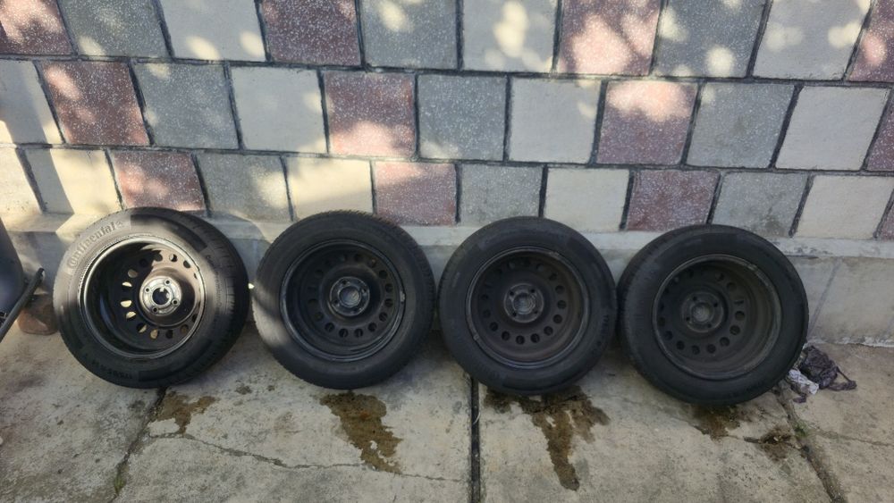 4 jante Renaul Symbol+CauciucuriContinetal  de vara+ jante tabla  in 4 prezoane175/65 R14 82 T