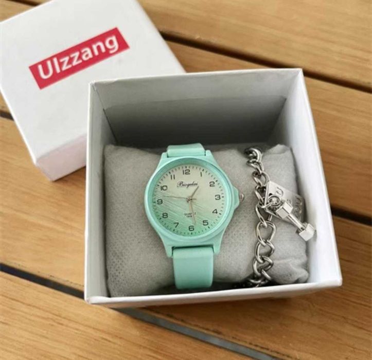 Часы наручные женские