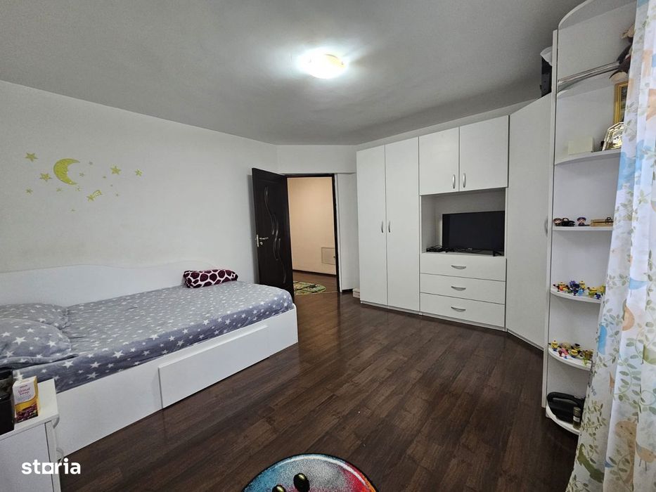 Casa pentru 2 familii|teren generos 1000mp