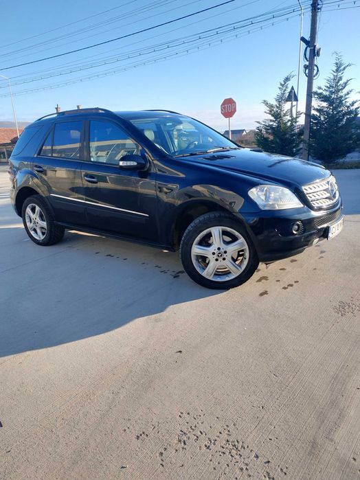 Vând Mercedes ML/W164