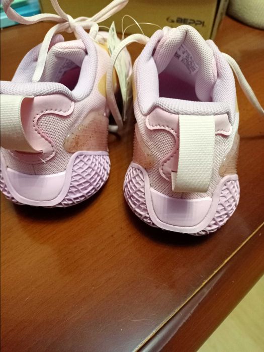 кроссовки женские