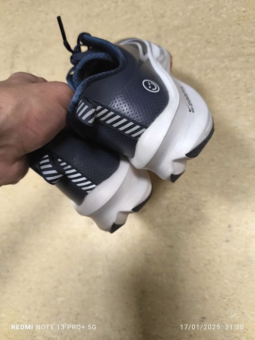 Nike krasofka sotiladi