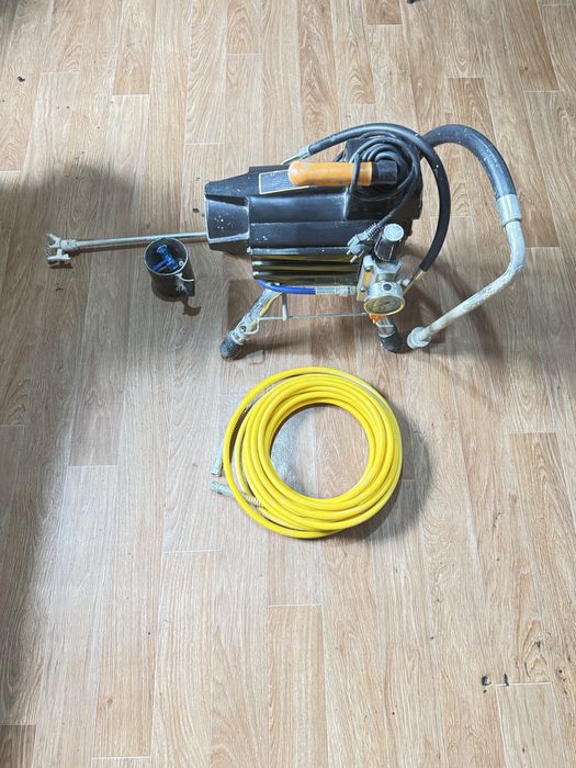 Безвоздушный краскопулть.