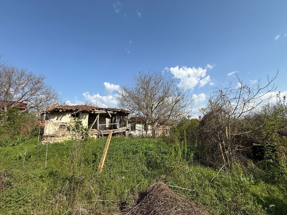 Продавам дворно място в Село Побит Камък