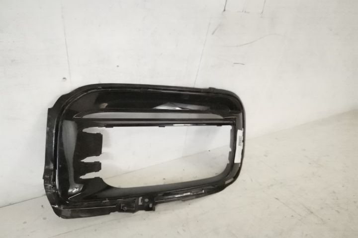 Ornament Grila Proiector Laterala Stanga Originala In Stare Buna Porsc