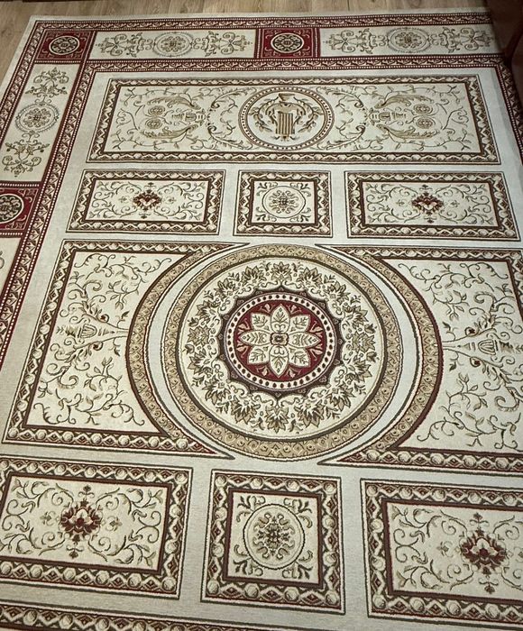 Продам ковёр в хорошем состояний